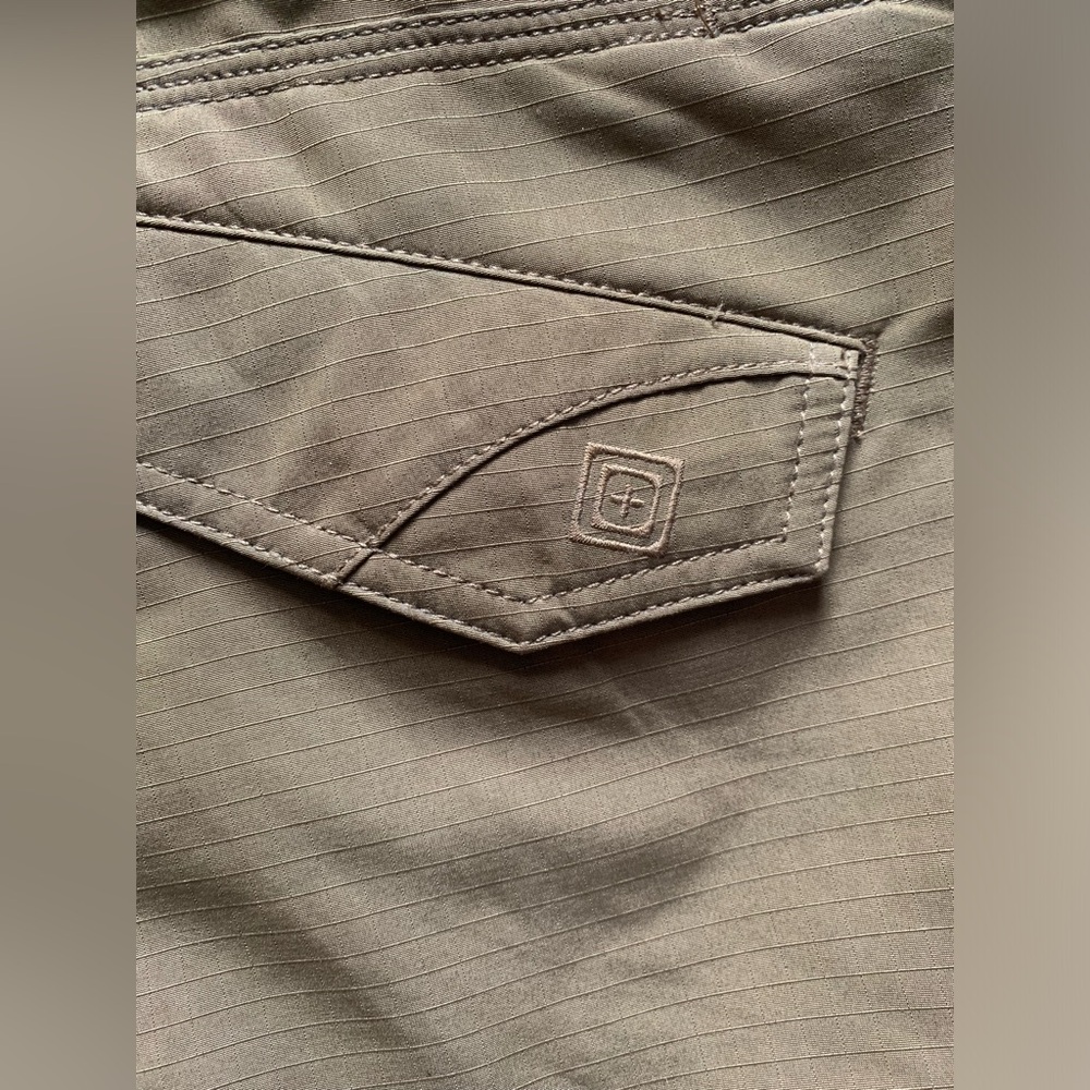 LIKE NEW 5.11 Tactical Connor Cargo Tactical Utility Pants Battle Brown Size 42 - Picture 8 of 9